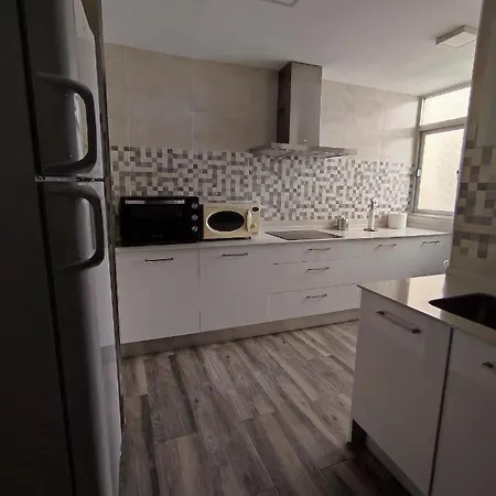 Piso 3 Dormitorios, Aire Acondicionado Apartamento *